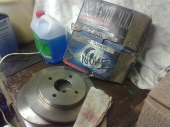 PRODÁM ZADNÍ KOTOUČE FORD SIERA