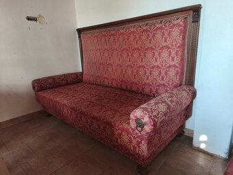 Starožitný gauč a sofa