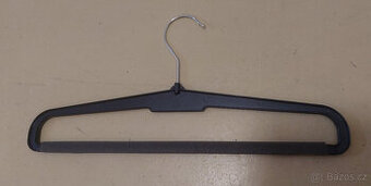 Plastová kalhotová ramínka