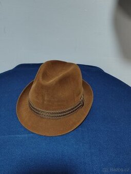Hnědý klobouk Tonak 57