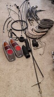 Konvolut dílů na vozy Škoda