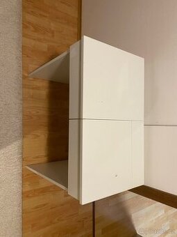 Kosmetický stoleček