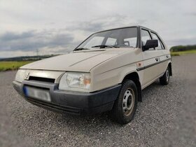 Škoda Favorit 136 L, 46 kW, hnědá pastelová, reg. 1989 - 1