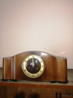 Hodiny retro