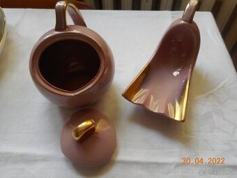 Různé keramické a porcelánové věci