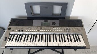 Yamaha PSR E443