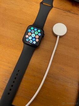 Apple Watch SE 2 temně inkoustové 32 GB