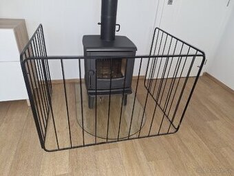 Mříž / zábrana ke kamnům