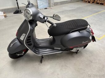 Vespa 300 GTS Super
