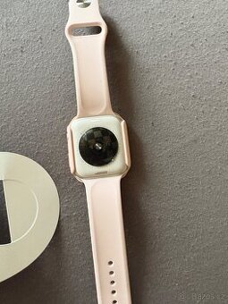 Prodám hodinky iPhone Watch - 1
