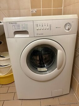 REZERVOVÁNO - Pračka Electrolux EWF 1005