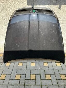 Škoda Octavia II kapota.
