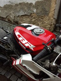 Honda cbr 1000f  sc 24 r.v.91