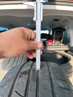 225/40 r18 letni