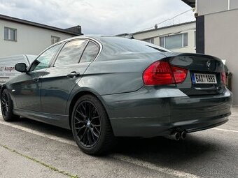 BMW E90 330i LCI