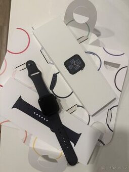 Apple Watch se 2024 44mm nové černé