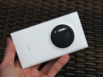 Nokia Lumia 1020 – nový, nerozbalený, legendární foto 41 Mpx