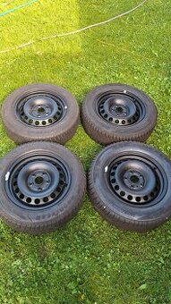 Zimní kola 195/65 R15 na plechových discích; 5x112