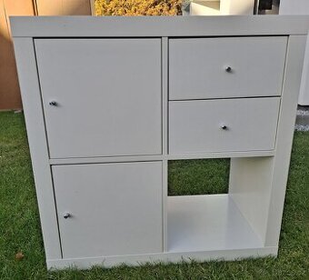 Komoda, skříňka, stolek, stůl