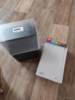 Archivní box a náhradní náplně,venní diář na 2026 ADK