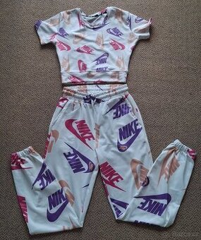 Dívčí sportovní souprava, tepláky, top Nike 152/158/164