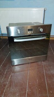 Horkovzdušná trouba Hotpoint ARISTON - VESTAVNÁ