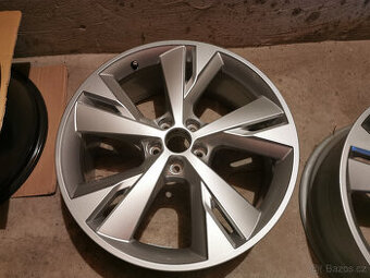 NOVÁ SADA - Audi Q4 e-tron - originál 20" alu disky