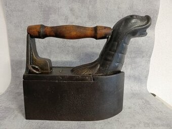 Obrovská atypická komínová žehlička, 9,65kg TOP