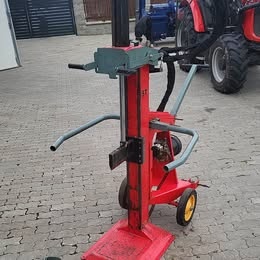 Štípačka za traktor