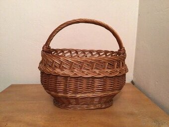Proutěný košík