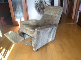 mechanické polohovací křeslo