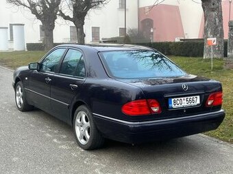 Mercedes E280 4-Matic nájezd 124 t. Km