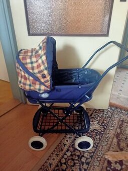 Kočárek pro panenky