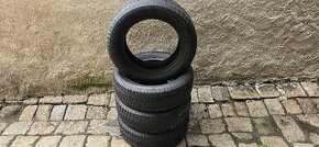 215/60/16 Firestone - zimní - pošlu poštou 843.