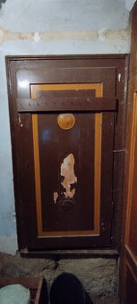 Historické selské dveře s větráním – původní kování