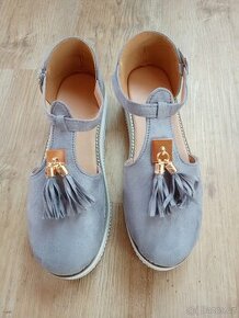 Nabízím k prodeji dámské letní boty