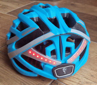 Chytrá cyklohelma SafeTec FT01 s handsfree a světlem 58-61cm