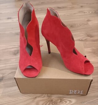 Dámské lodičky vel.39, semišové