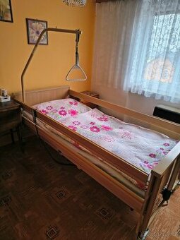 Zdravotní polohovací postel