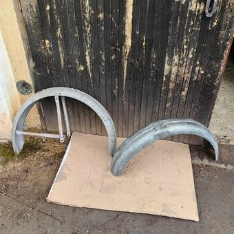 ČZ 175 /250 předvalecna blatníky