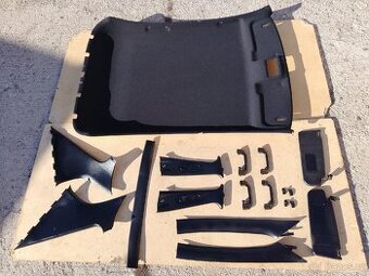 Černá stropnice s plastama Škoda Octavia 1