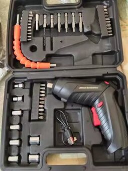 Elektrický šroubovák nový , kompletní sada