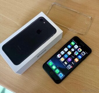 Apple iPhone 7 128gb černý- pěkný stav, krabička.