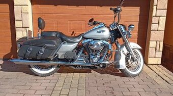 Harley Davidson Road King Classic FLHRCI 88'' 2005.