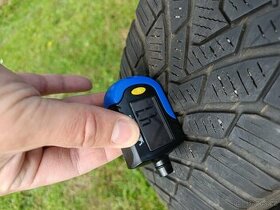 Prodám zimní sadu kol s pneu Continental 205/55 R16