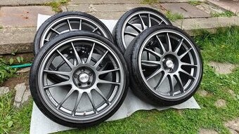 O.Z RACING SUPERLEGGERA 5x100 R19 8J ET35