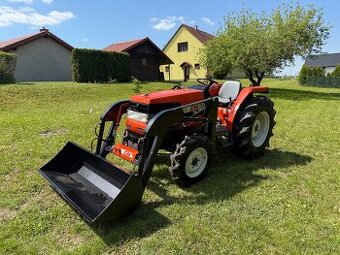 Malotraktor kubota GL320 Grandel s celním nakladačem 450kg