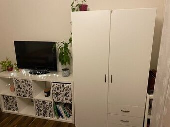 Prodám skříň Sconto Harry a policový díl IKEA Kallax