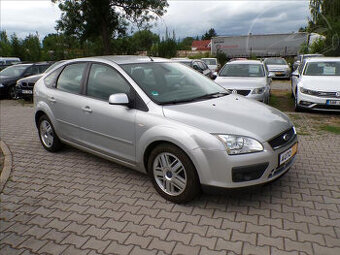 Ford Focus 1,6 i16V GHIA,KLIMA-HNED ODJÍŽDÍTE