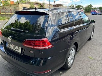VW Golf 7, r.v. 2017, 1.6 diesel, NAVI, př. + zad. asistent,